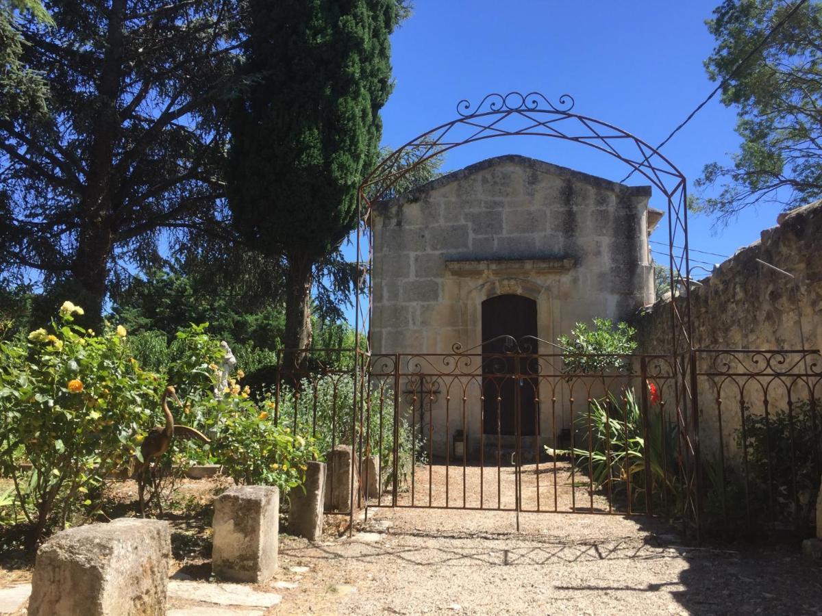 Mas De La Chapelle Sainte-Elisabeth Vila Tarascon Exterior foto