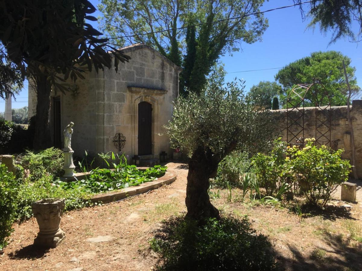 Mas De La Chapelle Sainte-Elisabeth Vila Tarascon Exterior foto