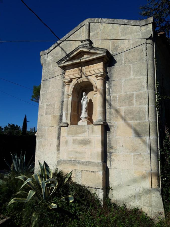 Mas De La Chapelle Sainte-Elisabeth Vila Tarascon Exterior foto