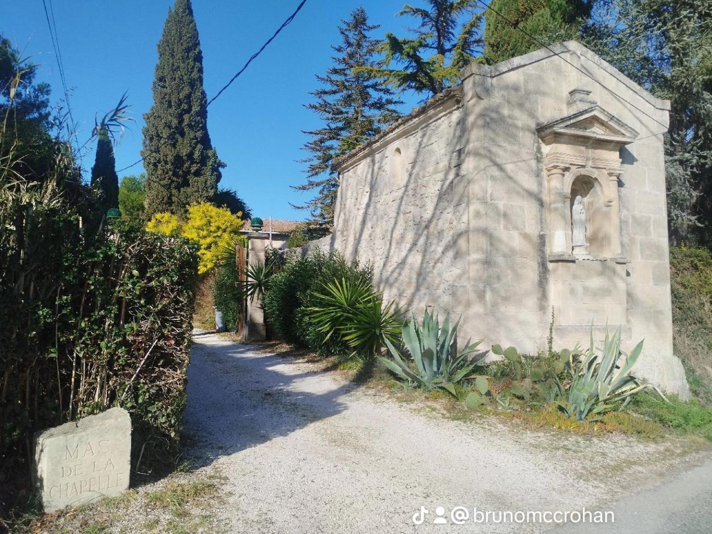 Mas De La Chapelle Sainte-Elisabeth Vila Tarascon Exterior foto